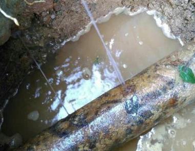 贵池楼顶渗水维修公司分享下地暖漏水的原因及检测方法。